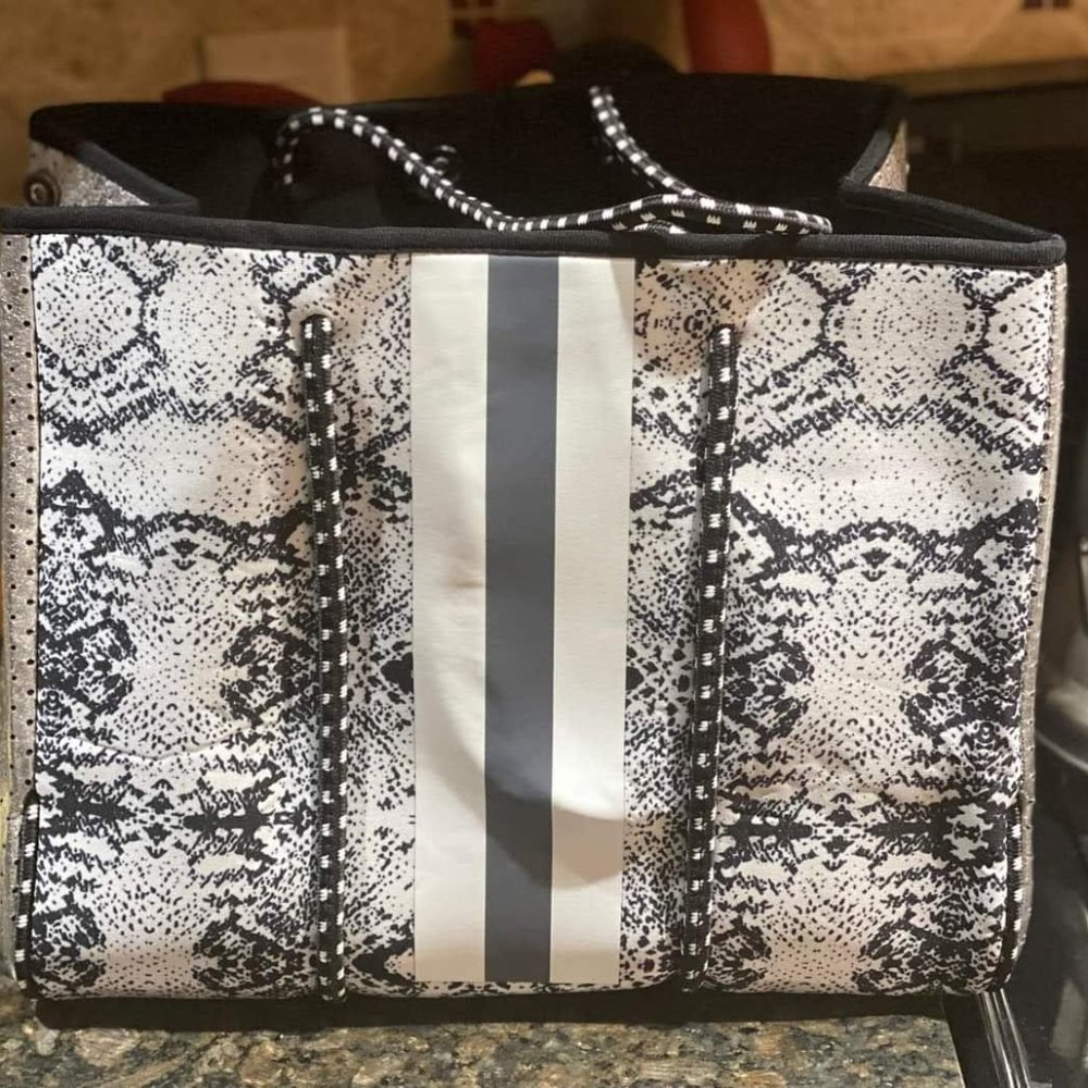Snake Print Neoprene Tote NWT - Picture 5 of 7